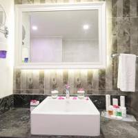 Deluxe King Suite