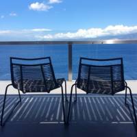Deep Blue Deluxe Waterfront Junior Bungalow Suite