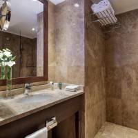 Executive Deluxe Suite