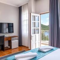 Double Room with Balcony and Sea View