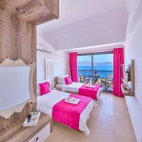 Twin Room with Sea View and Balcony