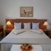 Grand Two Bedroom Apartment with Panoramic Sea View