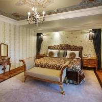 King Suite - Non-Smoking