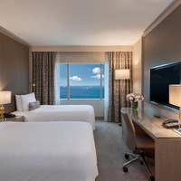 Executive Twin Room with Sea View and Club Lounge Access