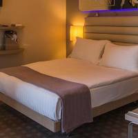 Queen Room with Spa Bath