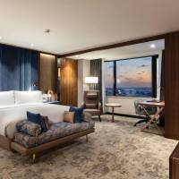 One-Bedroom Deluxe King Suite with Executive Lounge Access