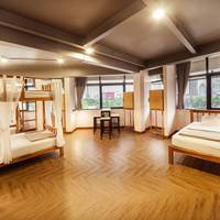 Private Female Room with 5 Beds & Shared External Bathroom