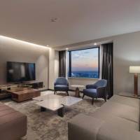 One-Bedroom King Suite with Executive Lounge Access