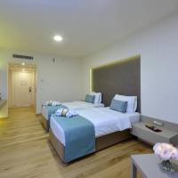 Deluxe Twin Room with City View