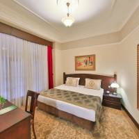 Guest Room Super Twin King Room