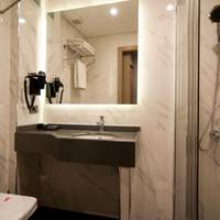 Annex - Family Suite (2 Rooms + 2 Bathrooms)