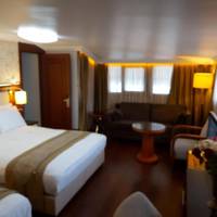 Triple Room with City View