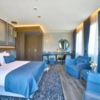 Deluxe Suite with Sea View