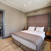 Double or Twin Room with Side Sea View