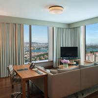 Corner Suite Bosphorus View With Lounge Access