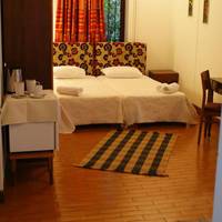 Quintuple Room