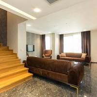 Family Apartment (8 Adults + 1 Child)