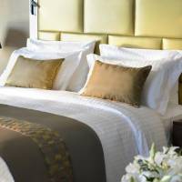 Junior Long Stay Room with Queen Bed Smoking, Parlor and Kitchenette