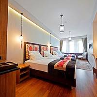 Deluxe Family Room