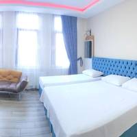Quadruple Room with Private Bathroom