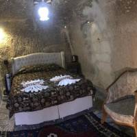 Economic Cave Room