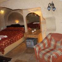 Deluxe Cave Room