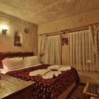 Signature Cave Room 117