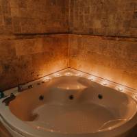  Deluxe Triple Cave Room