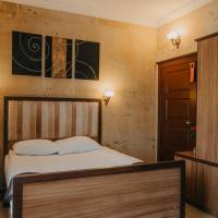 Single Stone Room 