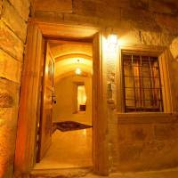 Cave Suite