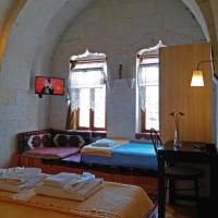 Triple Arch Room