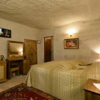 Superior Cave Room