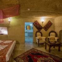 Deluxe Cave Room