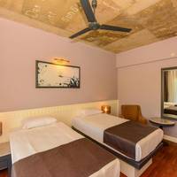 Triple Room with Pool View