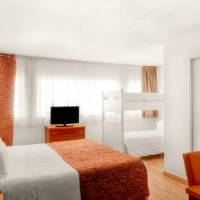 Family Room City Side (2 Adults + 2 Children)