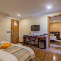  Deluxe Family Room