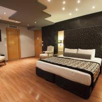 Suite with Partial Sea View