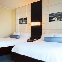 Deluxe Two Queen Beds - Hotel View
