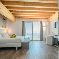 Deluxe Suite with Spa Bath