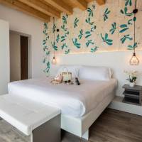 Deluxe Suite with Partial Sea View