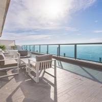 Deluxe Suite with Sea View