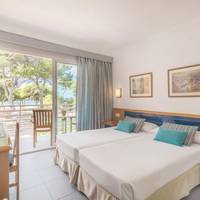 Twin Room with Balcony and Sea View