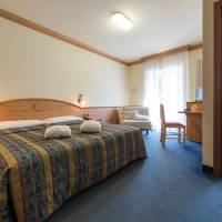 Double Room with Mountain View and Balcony