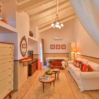 Deluxe Suite with Spa Bath