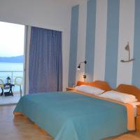Triple Room with Sea View