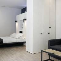 Suite with atrium view 