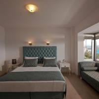 Honeymoon Suite