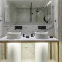 Urban Suite with City View 