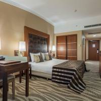 Standard Room with Mountain View