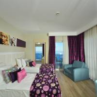Family Room with Sea View (3 Adults + 2 Children)